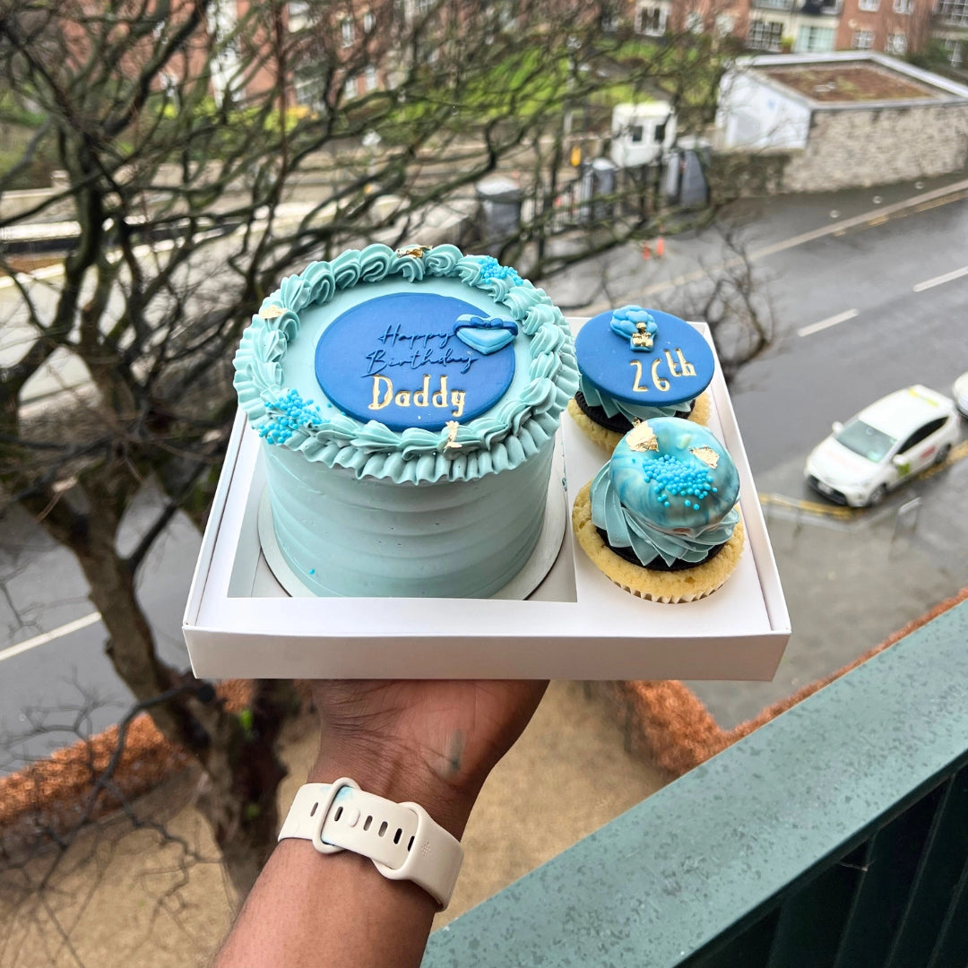 BLUE BENTO CAKE SET WITH 2 CUPCAKES