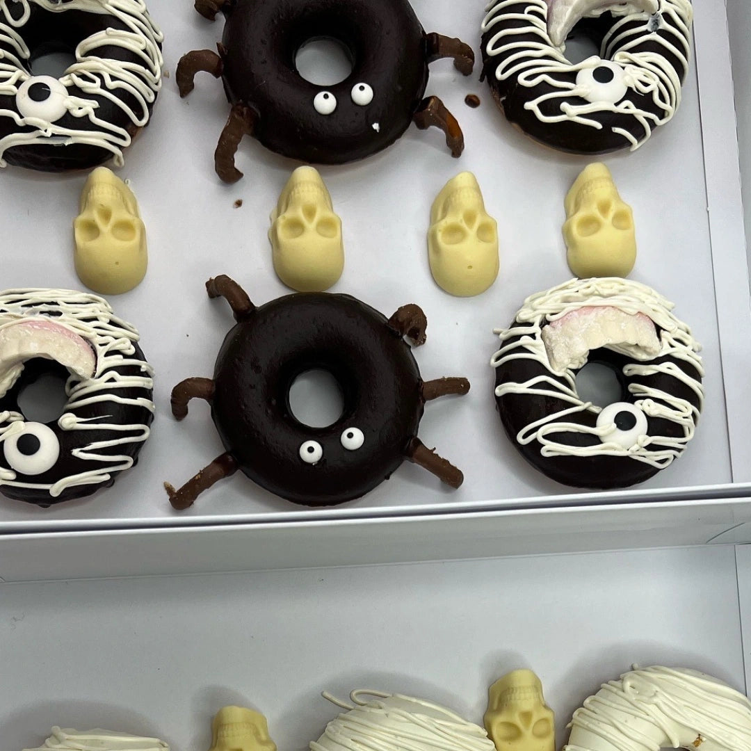 Halloween spider donuts