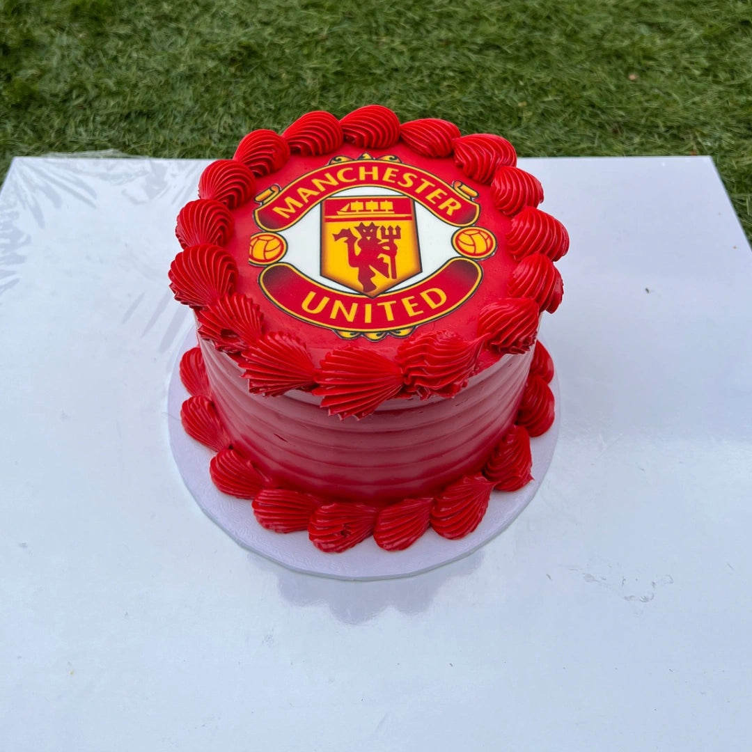 Red Mini Manchester United cake