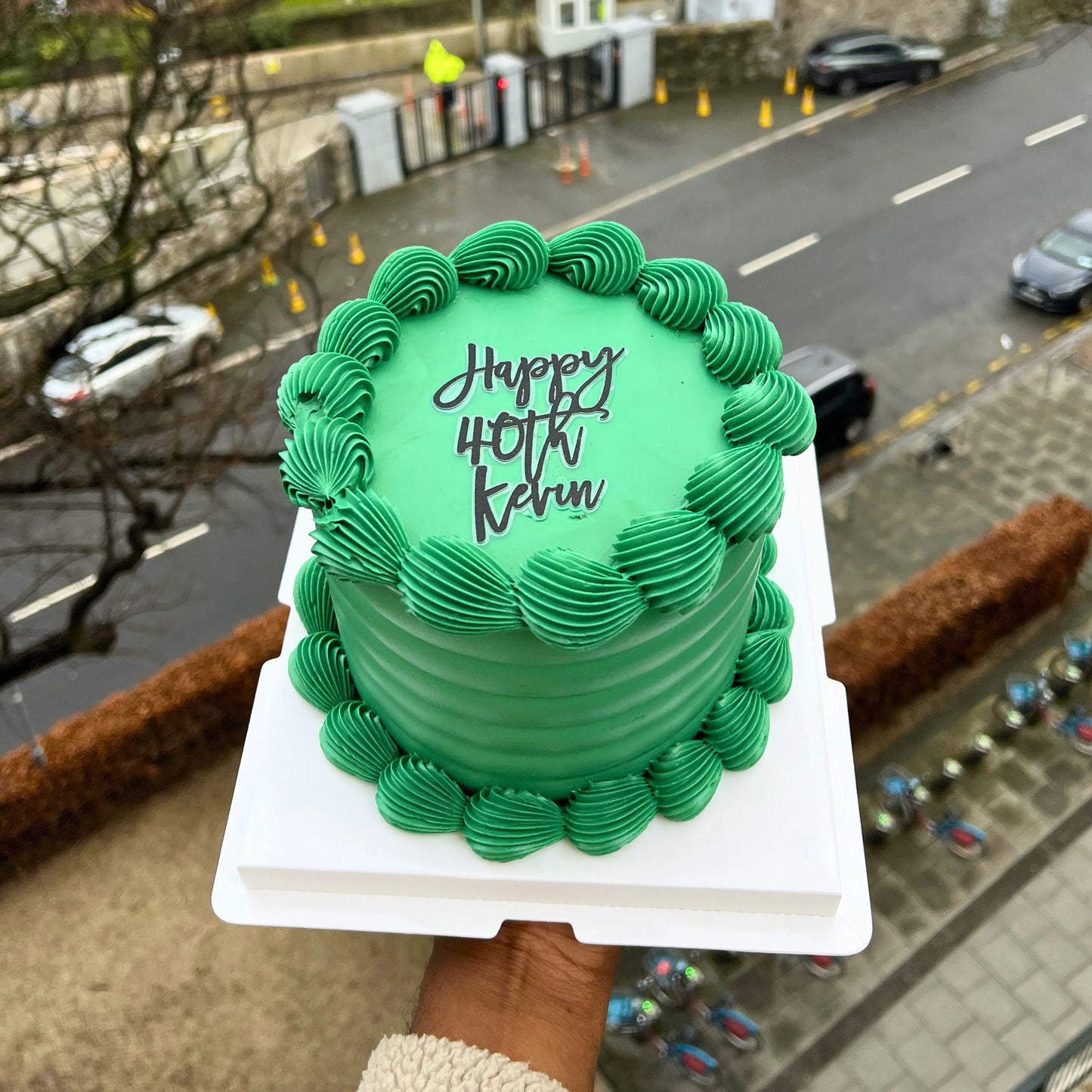 CUSTOM MINI BUTTERCREAM CAKE