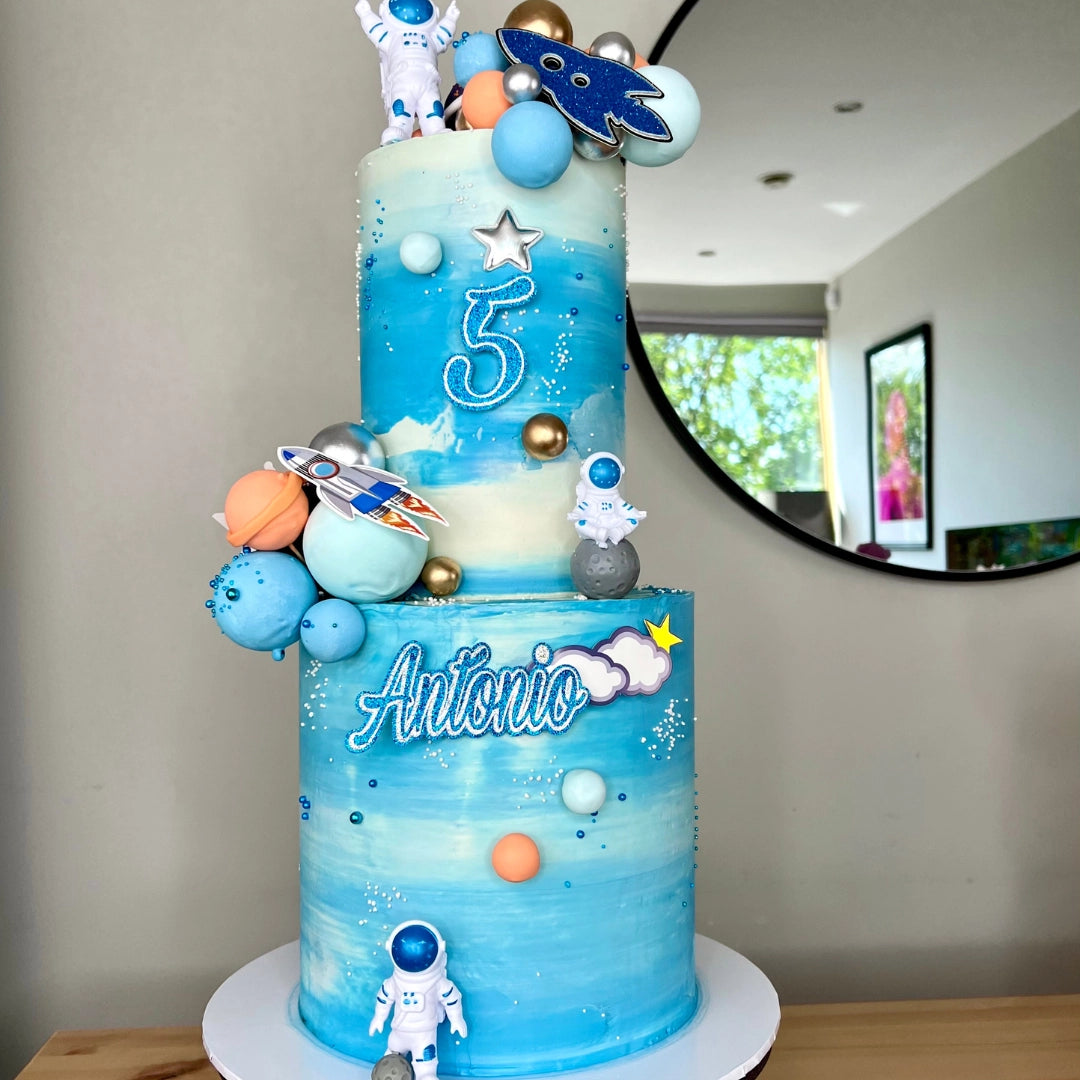 ASTRONAUT/SPACE THEMED CAKE