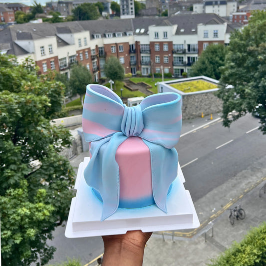 ELEGANT COQUETTE BOW CAKE