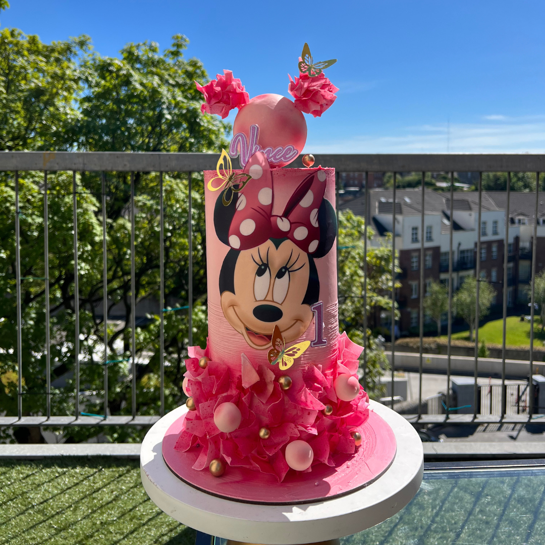 MINNIE MOUSE THEMED CAKE