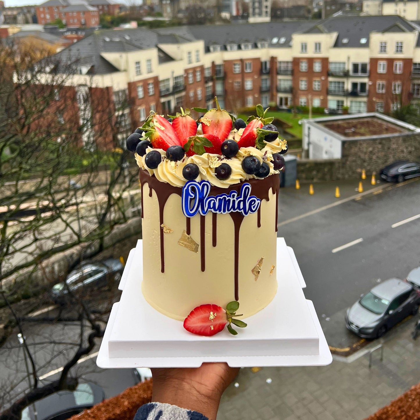 BUTTERCREAM CHOCOLATE DRIP CAKE