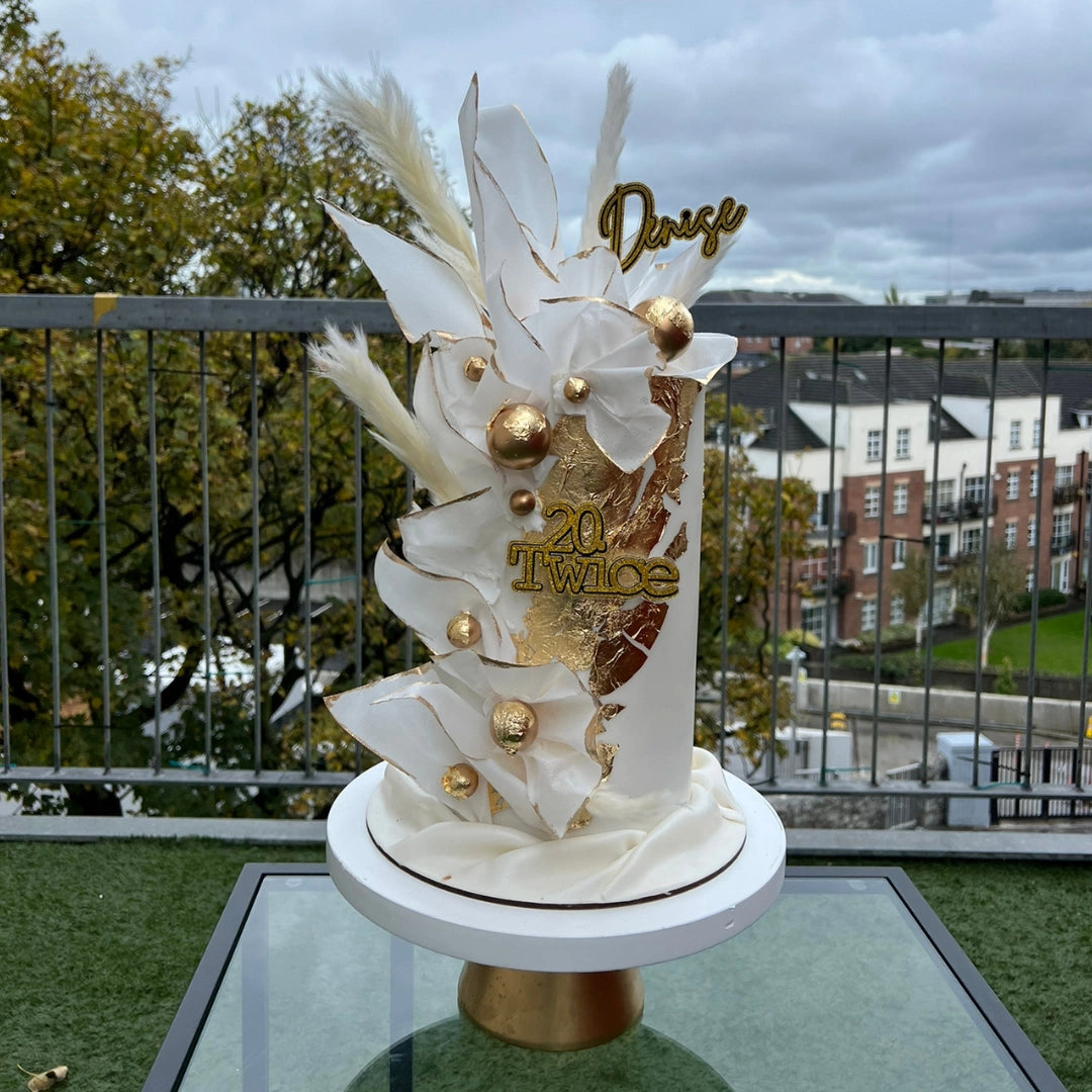 edible_Wafer_paper_white_and_gold_fondant_cake