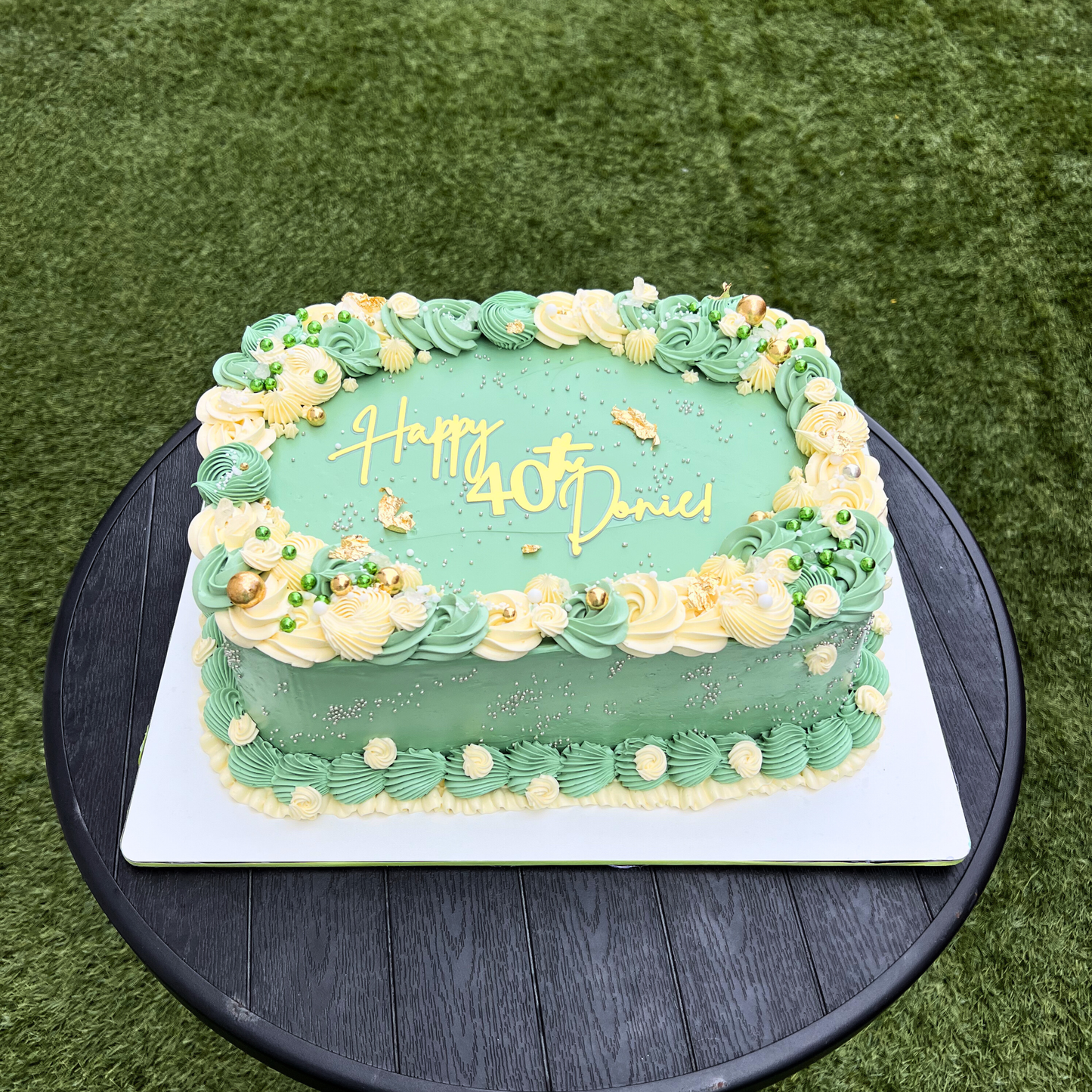 jade and ivory lambeth style cake