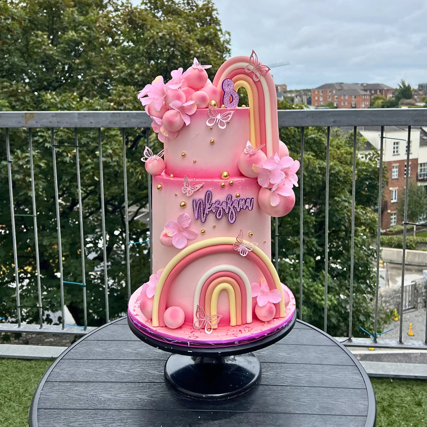colourful_rainbow_and_unicorn_cake